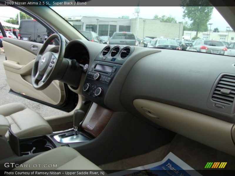 Super Black / Blond 2009 Nissan Altima 2.5 SL