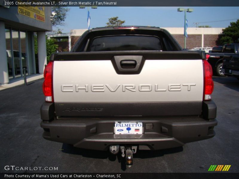 Silver Birch Metallic / Tan/Neutral 2005 Chevrolet Avalanche LT
