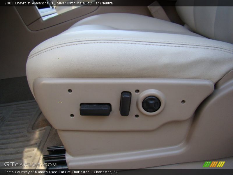 Silver Birch Metallic / Tan/Neutral 2005 Chevrolet Avalanche LT