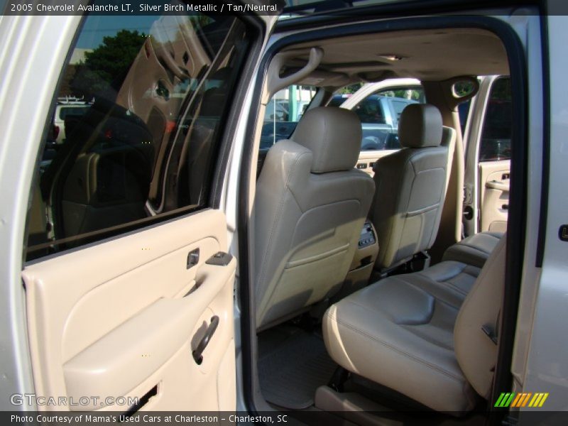 Silver Birch Metallic / Tan/Neutral 2005 Chevrolet Avalanche LT