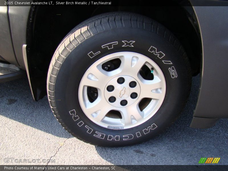 Silver Birch Metallic / Tan/Neutral 2005 Chevrolet Avalanche LT