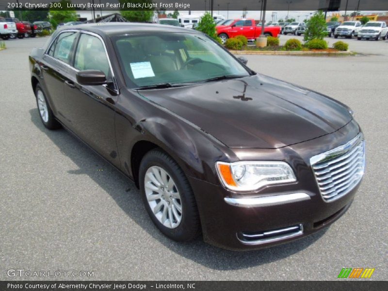 Luxury Brown Pearl / Black/Light Frost Beige 2012 Chrysler 300