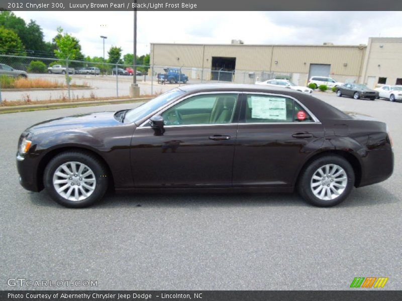 Luxury Brown Pearl / Black/Light Frost Beige 2012 Chrysler 300