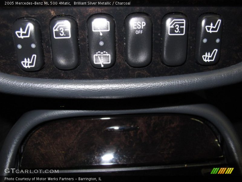 Brilliant Silver Metallic / Charcoal 2005 Mercedes-Benz ML 500 4Matic