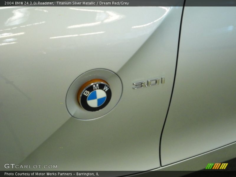  2004 Z4 3.0i Roadster Logo
