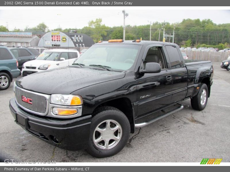 Front 3/4 View of 2002 Sierra 1500 Denali Extended Cab 4WD