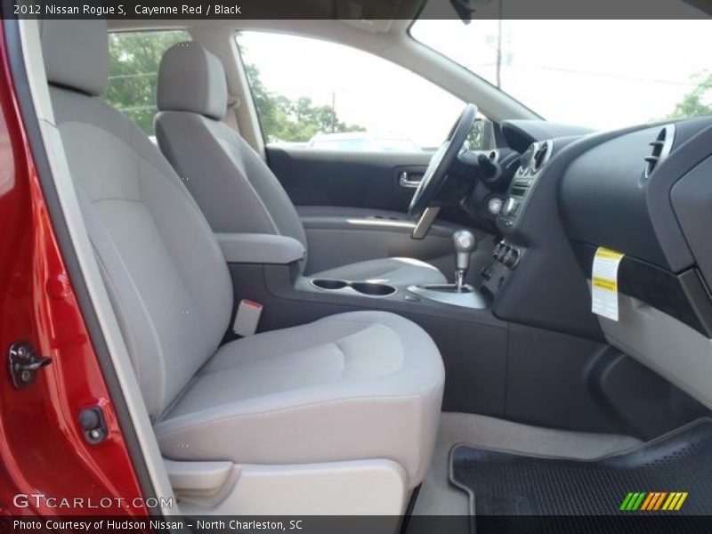 Cayenne Red / Black 2012 Nissan Rogue S