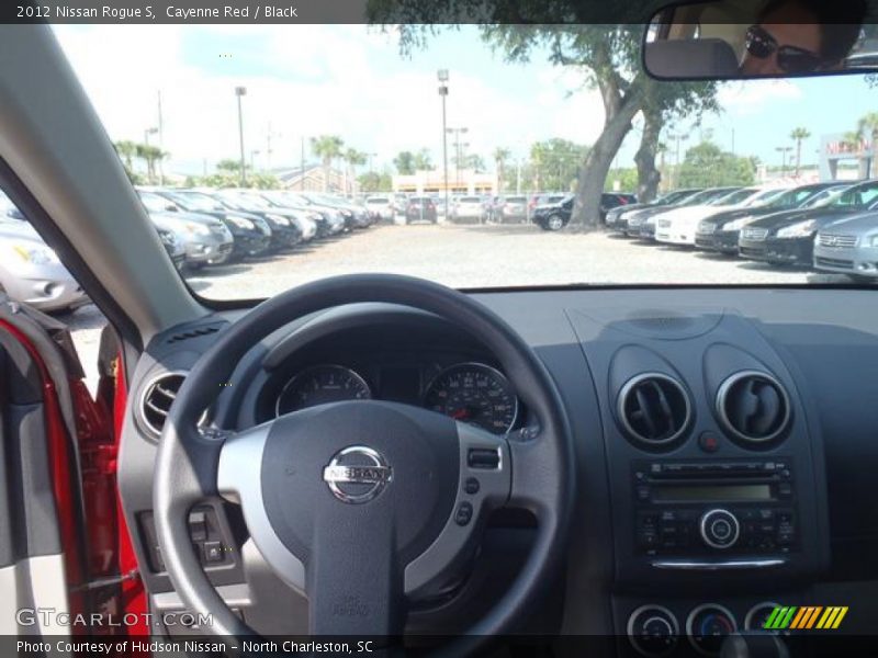 Cayenne Red / Black 2012 Nissan Rogue S