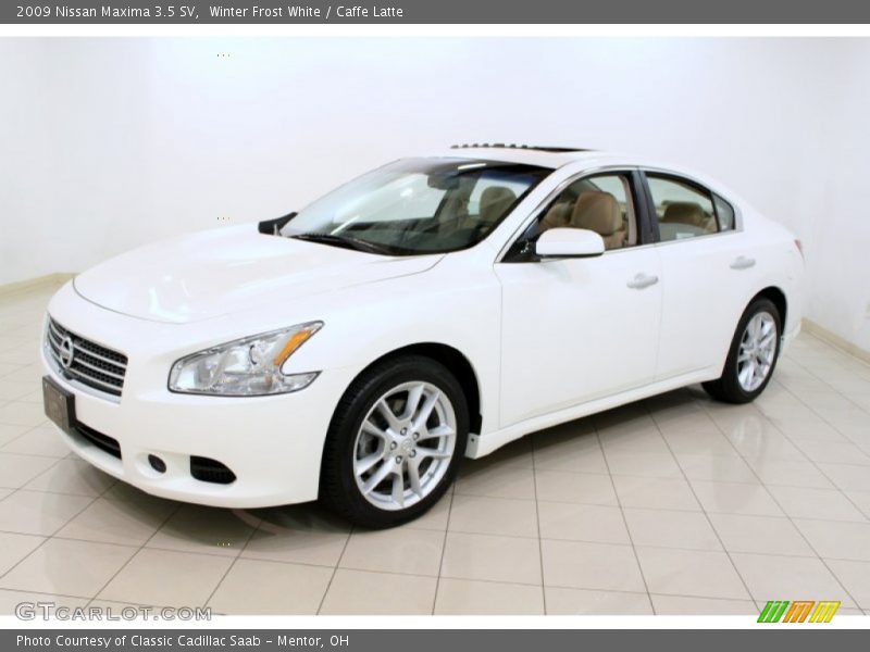 Front 3/4 View of 2009 Maxima 3.5 SV