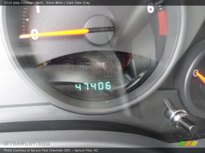 Stone White / Dark Slate Gray 2010 Jeep Compass Sport