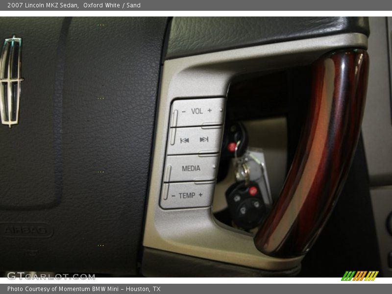 Oxford White / Sand 2007 Lincoln MKZ Sedan