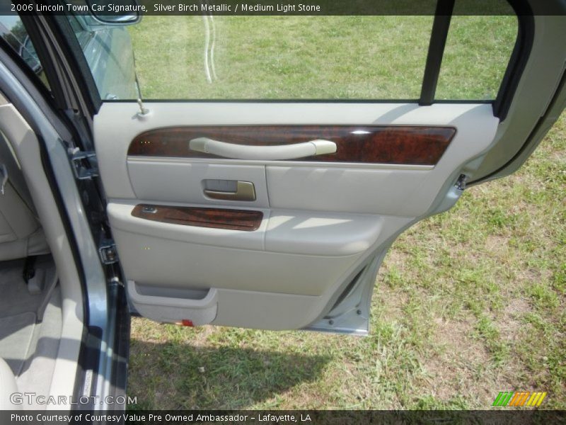 Silver Birch Metallic / Medium Light Stone 2006 Lincoln Town Car Signature