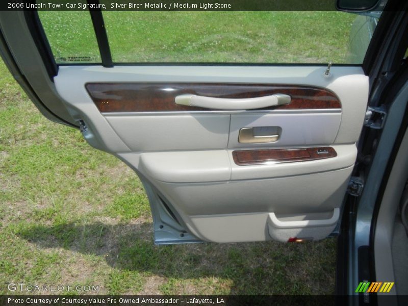 Silver Birch Metallic / Medium Light Stone 2006 Lincoln Town Car Signature