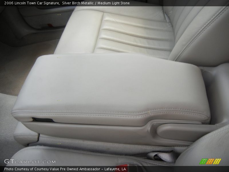 Silver Birch Metallic / Medium Light Stone 2006 Lincoln Town Car Signature