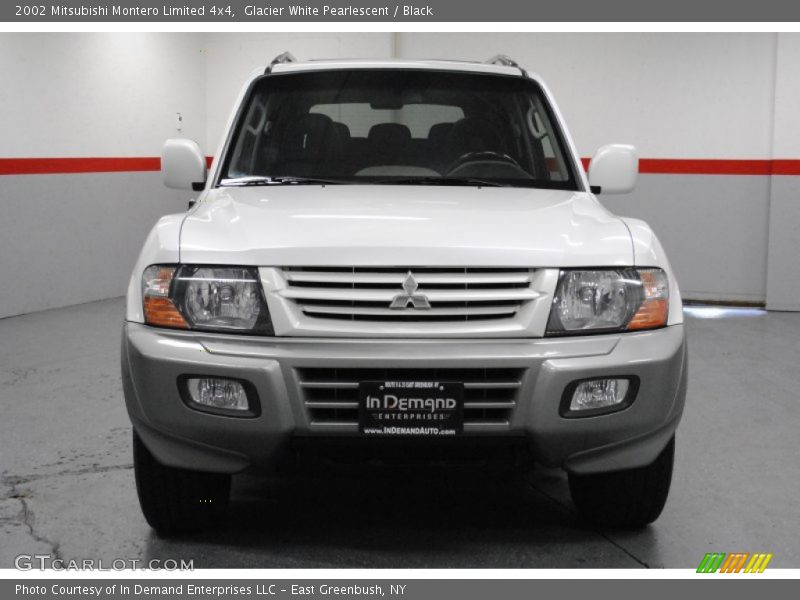 Glacier White Pearlescent / Black 2002 Mitsubishi Montero Limited 4x4