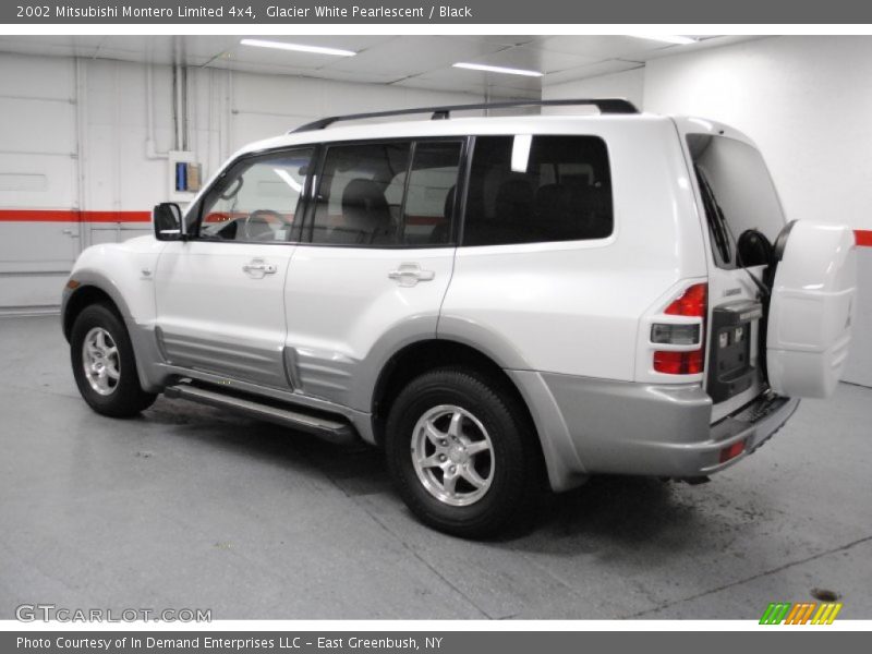 Glacier White Pearlescent / Black 2002 Mitsubishi Montero Limited 4x4