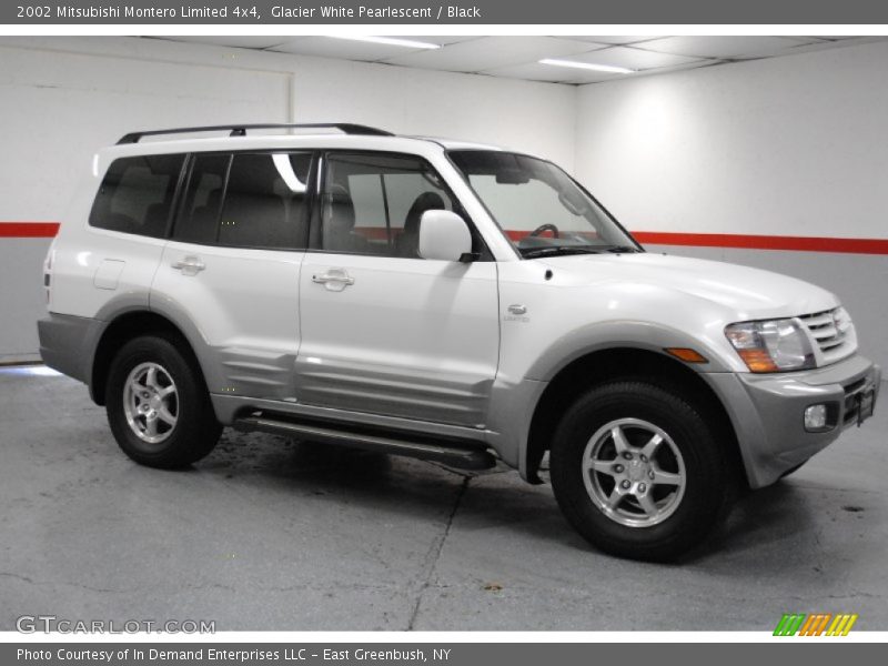 Glacier White Pearlescent / Black 2002 Mitsubishi Montero Limited 4x4