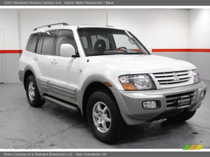 Glacier White Pearlescent / Black 2002 Mitsubishi Montero Limited 4x4