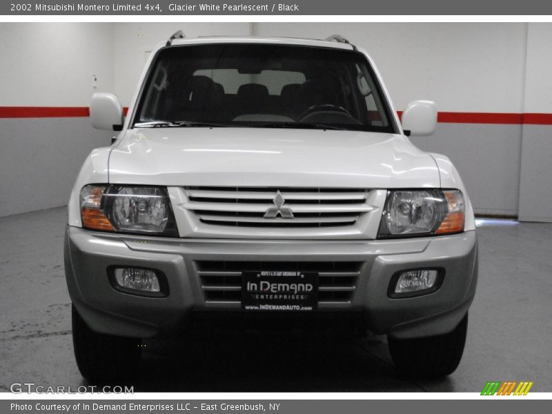Glacier White Pearlescent / Black 2002 Mitsubishi Montero Limited 4x4