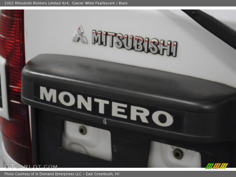 Glacier White Pearlescent / Black 2002 Mitsubishi Montero Limited 4x4