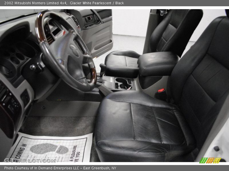 Glacier White Pearlescent / Black 2002 Mitsubishi Montero Limited 4x4