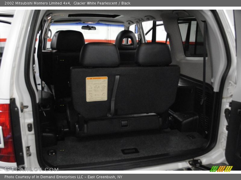 Glacier White Pearlescent / Black 2002 Mitsubishi Montero Limited 4x4