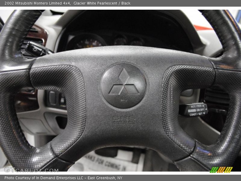 Glacier White Pearlescent / Black 2002 Mitsubishi Montero Limited 4x4