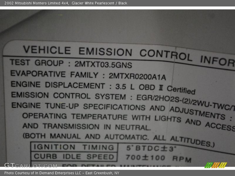 Glacier White Pearlescent / Black 2002 Mitsubishi Montero Limited 4x4