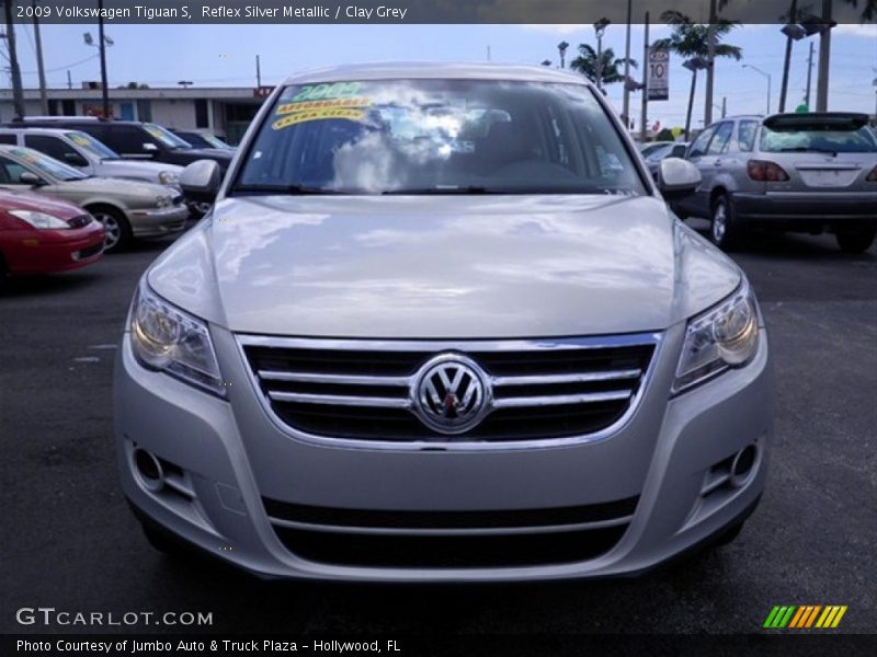 Reflex Silver Metallic / Clay Grey 2009 Volkswagen Tiguan S