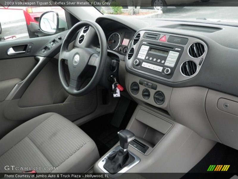 Reflex Silver Metallic / Clay Grey 2009 Volkswagen Tiguan S