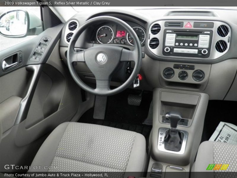 Reflex Silver Metallic / Clay Grey 2009 Volkswagen Tiguan S