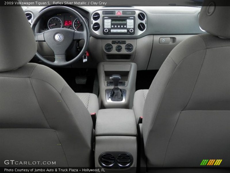 Reflex Silver Metallic / Clay Grey 2009 Volkswagen Tiguan S