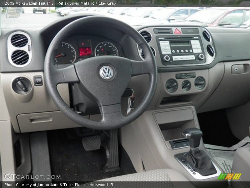 Reflex Silver Metallic / Clay Grey 2009 Volkswagen Tiguan S