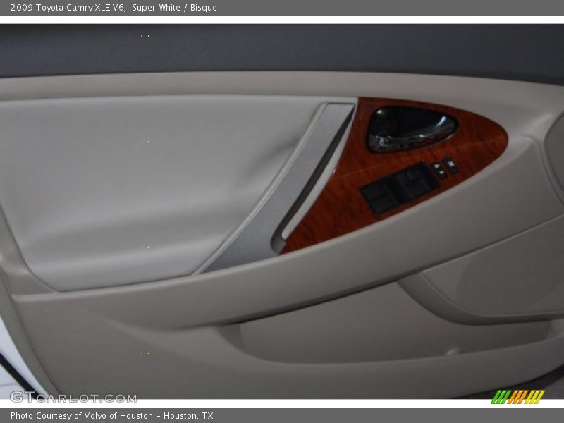 Super White / Bisque 2009 Toyota Camry XLE V6