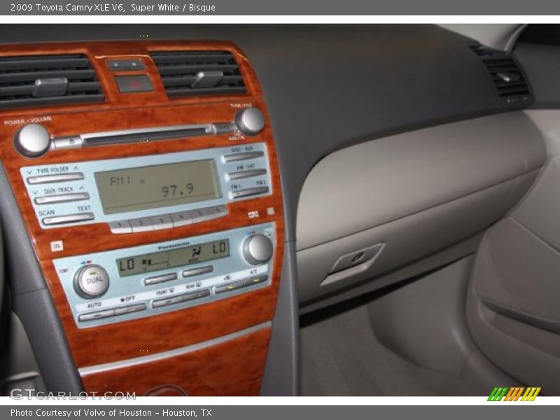 Super White / Bisque 2009 Toyota Camry XLE V6