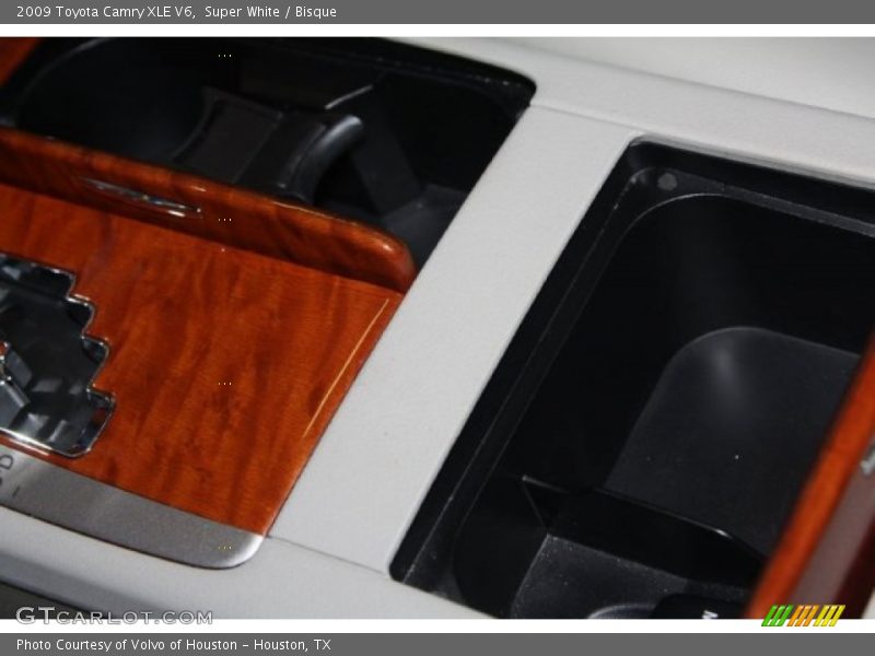 Super White / Bisque 2009 Toyota Camry XLE V6