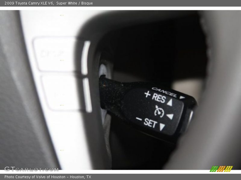 Super White / Bisque 2009 Toyota Camry XLE V6