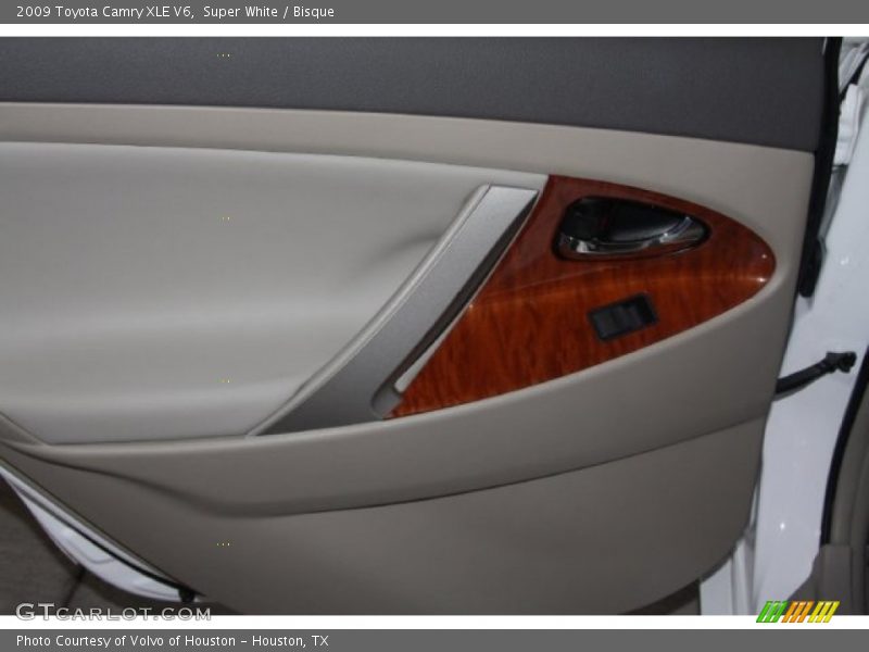 Super White / Bisque 2009 Toyota Camry XLE V6