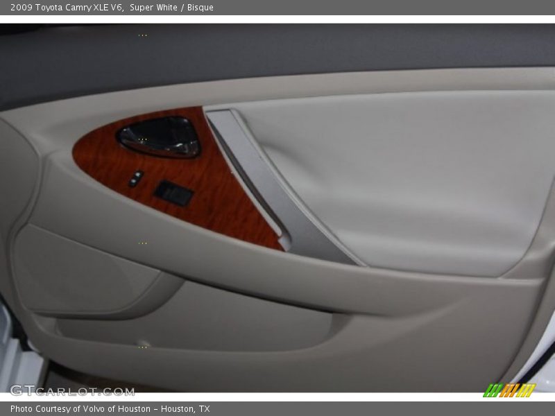 Super White / Bisque 2009 Toyota Camry XLE V6