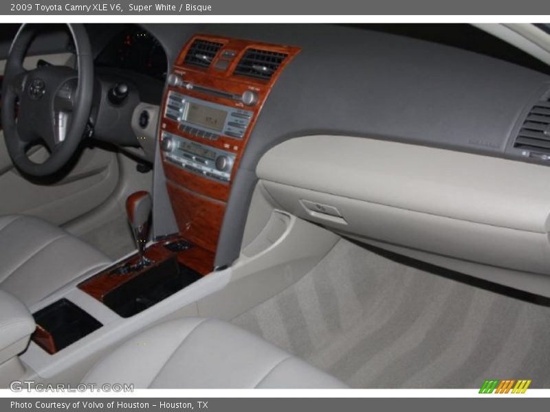 Super White / Bisque 2009 Toyota Camry XLE V6