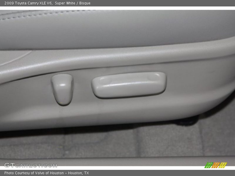Super White / Bisque 2009 Toyota Camry XLE V6