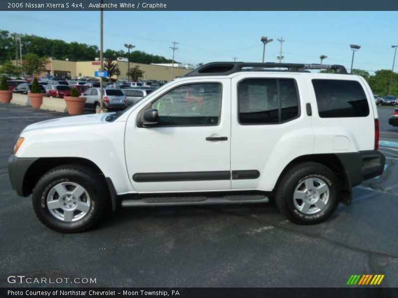 Avalanche White / Graphite 2006 Nissan Xterra S 4x4