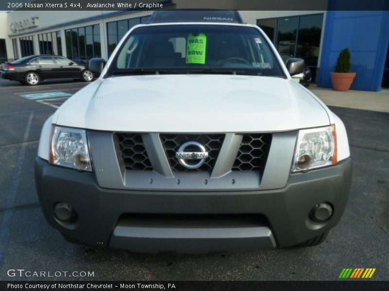 Avalanche White / Graphite 2006 Nissan Xterra S 4x4