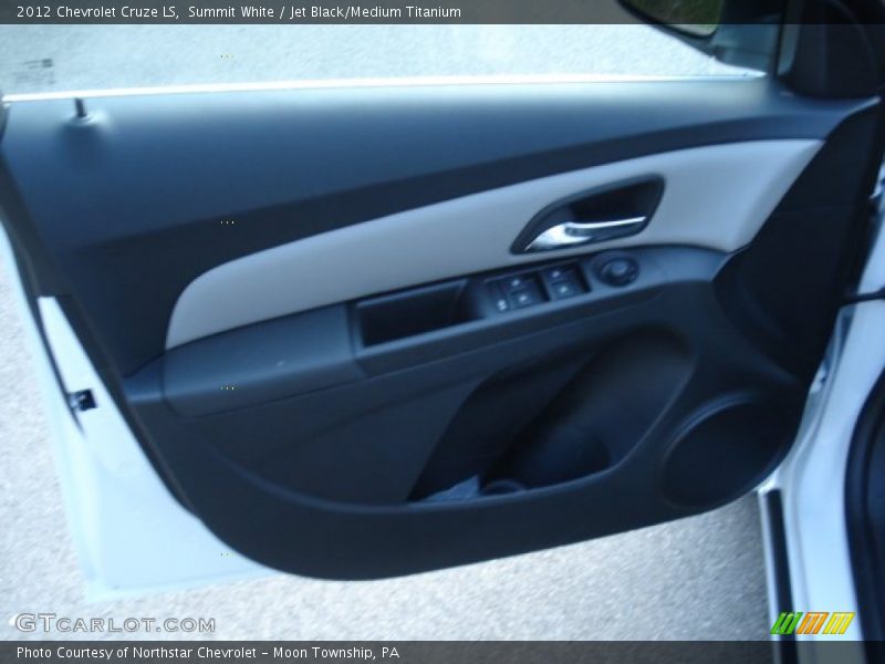 Summit White / Jet Black/Medium Titanium 2012 Chevrolet Cruze LS