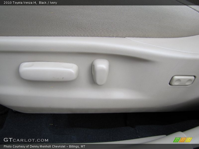 Black / Ivory 2010 Toyota Venza I4