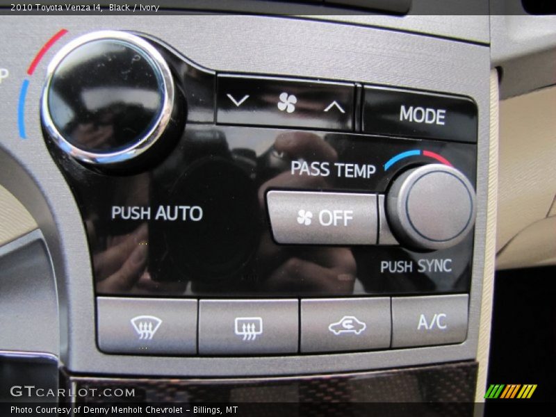 Black / Ivory 2010 Toyota Venza I4