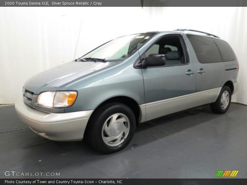 Front 3/4 View of 2000 Sienna XLE