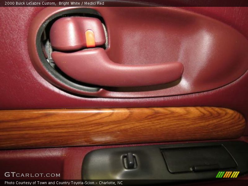 Bright White / Medici Red 2000 Buick LeSabre Custom