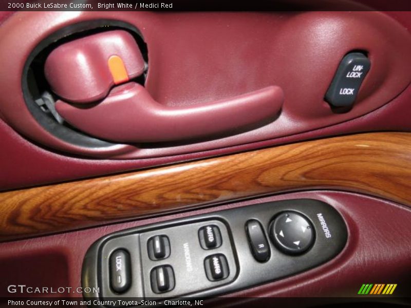 Bright White / Medici Red 2000 Buick LeSabre Custom