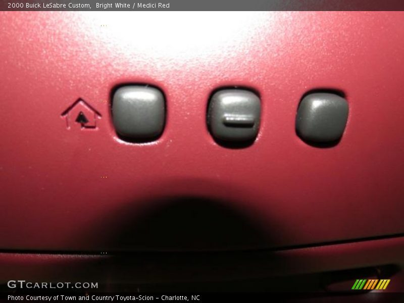 Bright White / Medici Red 2000 Buick LeSabre Custom